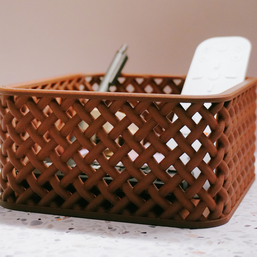 Wicker Entryway Tray — Woven Rattan-Style Catchall for Keys, Remotes, Wallet & Coins