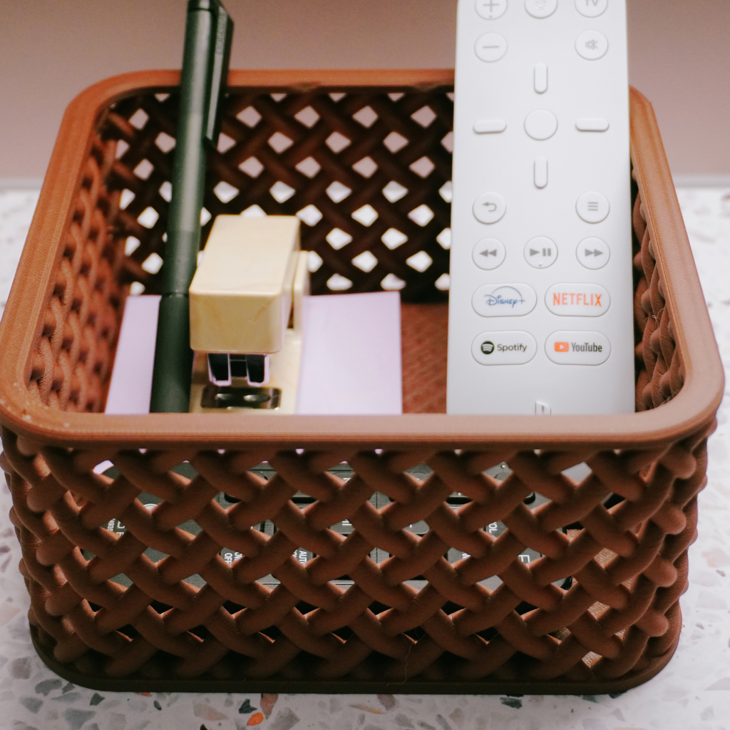 Wicker Entryway Tray — Woven Rattan-Style Catchall for Keys, Remotes, Wallet & Coins