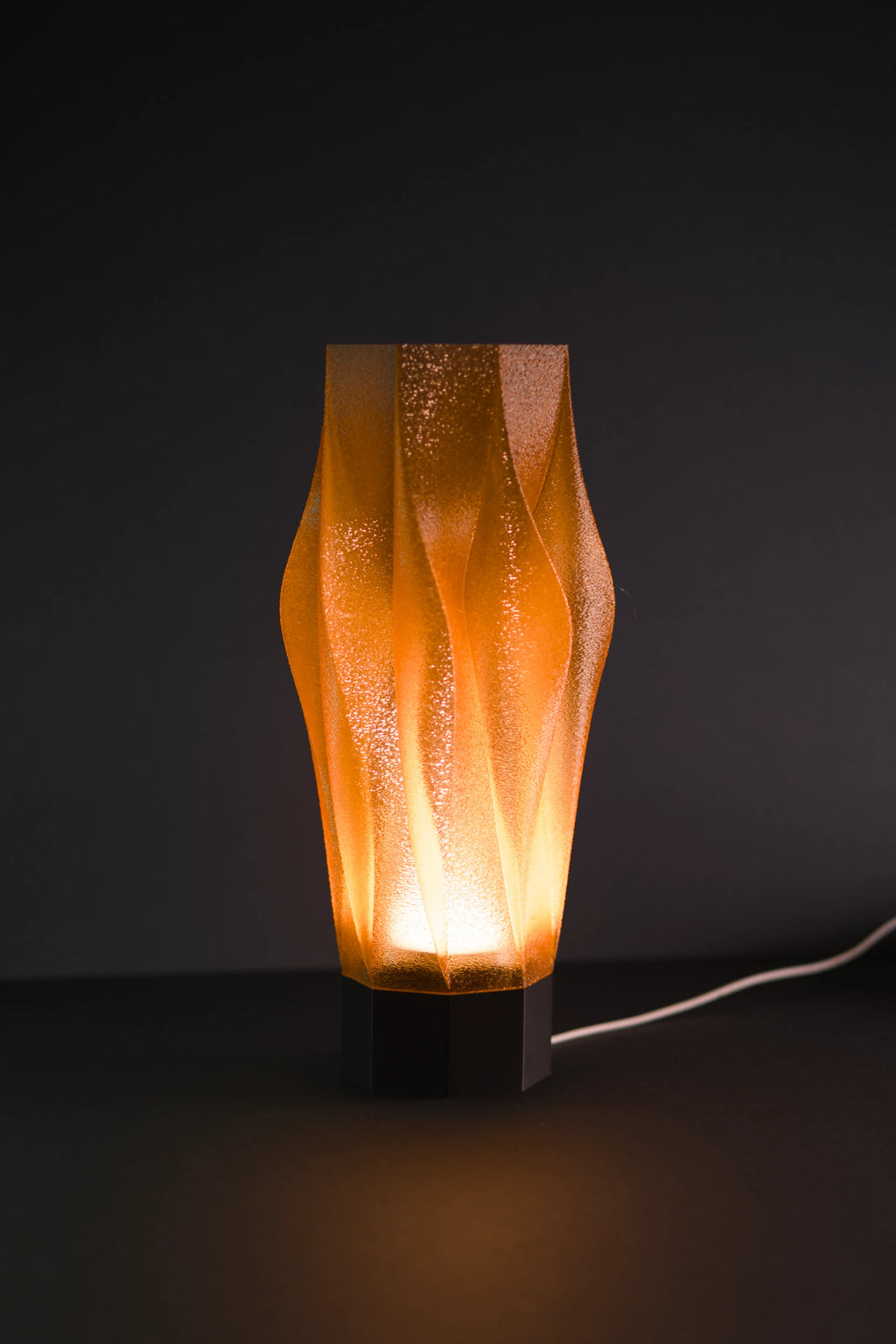 Finned Spiral Lamp — Sculptural LED Accent Light for Desk, Nightstand & Shelf
