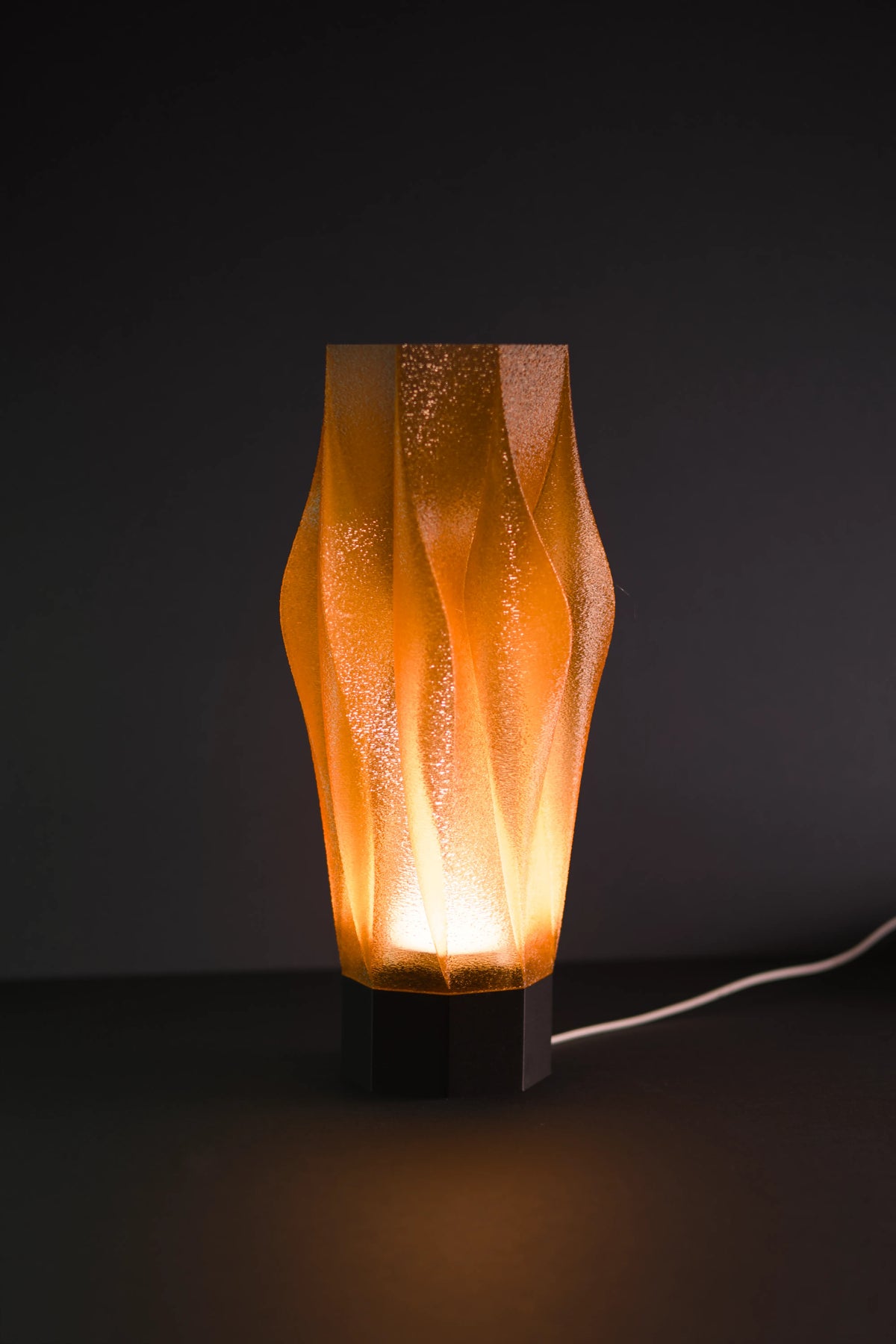 Finned Spiral Lamp — Sculptural LED Accent Light for Desk, Nightstand & Shelf